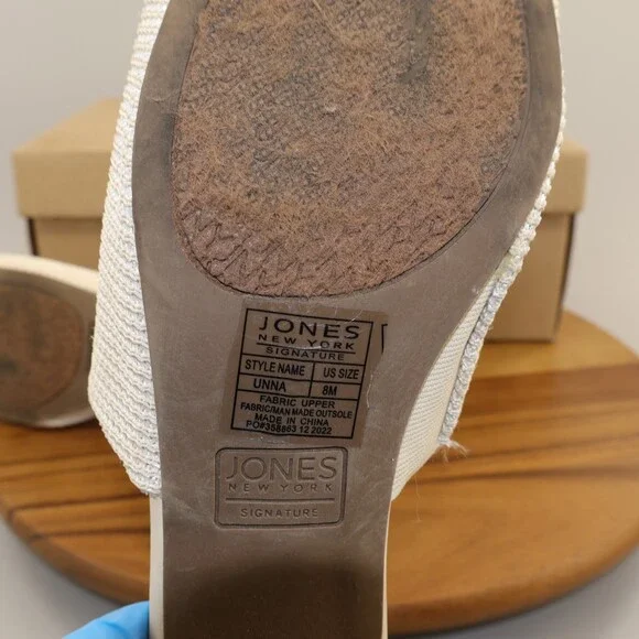 Jones New York Size 8M sandals slip on shoes block heel textile strps ivory nice - Picture 9 of 10